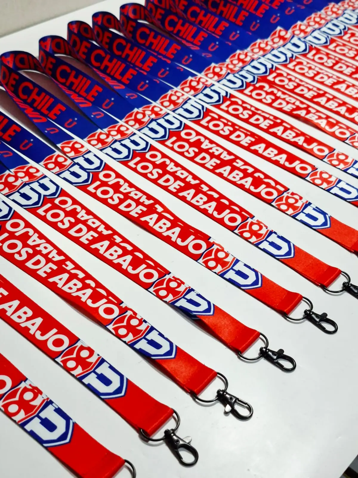 Lanyards Los de Abajo rojo y azul